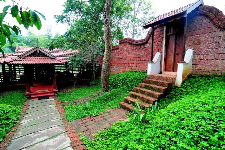 Long Distance Decor   Kerala House Desgin