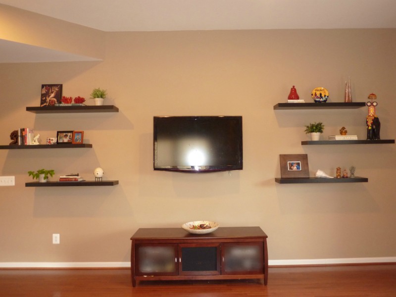 How to Decorate Around a TV with Floating Shelves