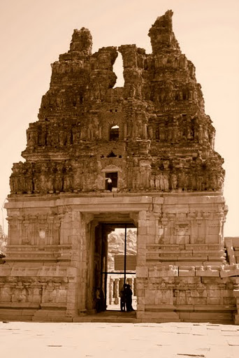 Long Distance Decor   Hampi