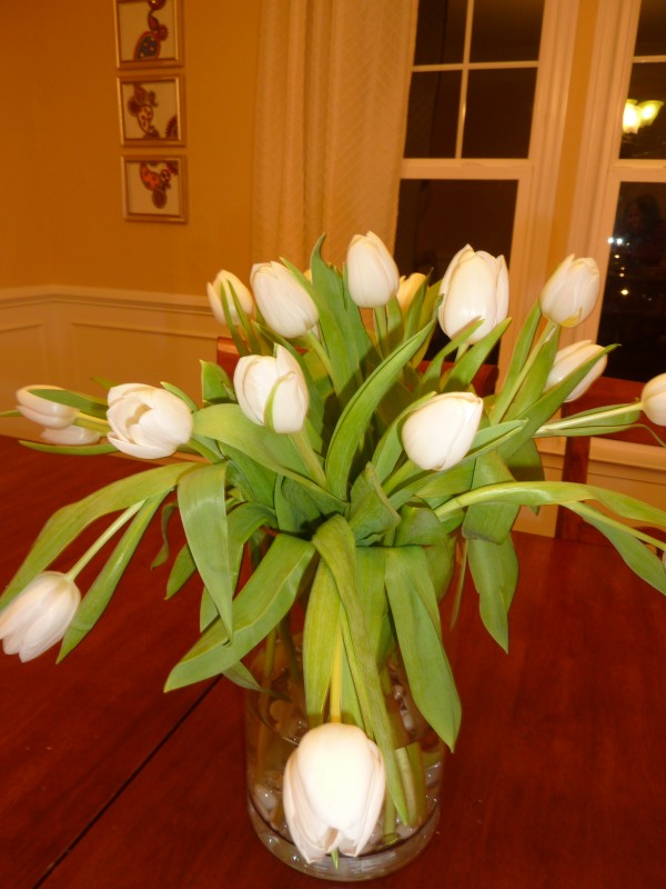 4 Tricks to Keep Tulips in a Vase From Drooping