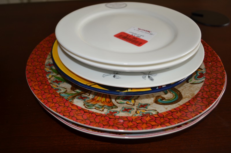 decorating with plates