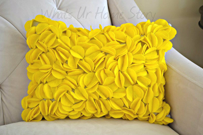 DIY Felt Circles Pillow, Yellow Pillow, DIY Felt circle pillow