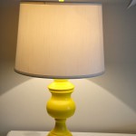 spray paint lamp makeover, thrift store lamp makeover, yellow lamp, lamp redo