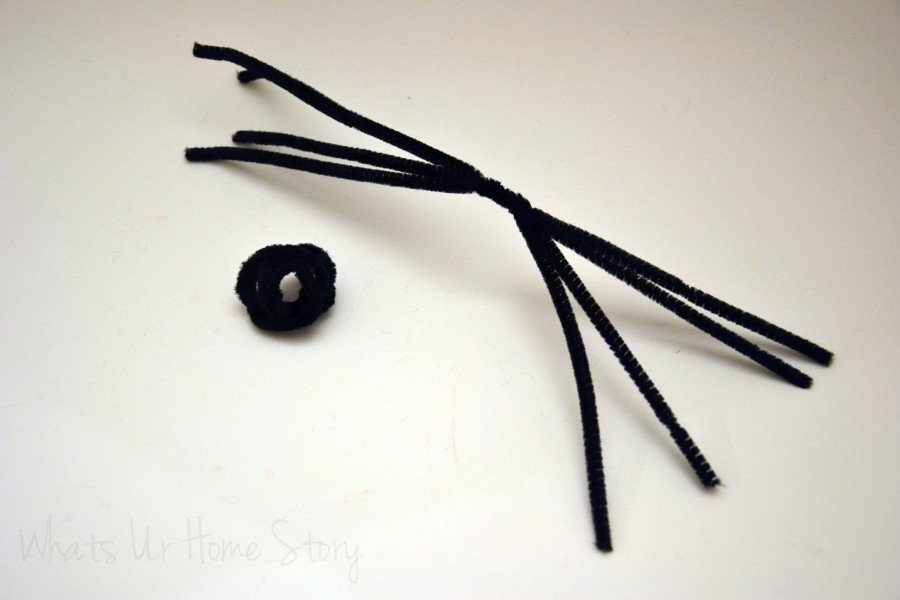 How to Make a Spider Out of Pipe Cleaners