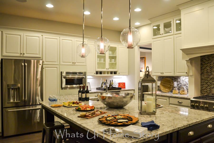 Kitchen with large island