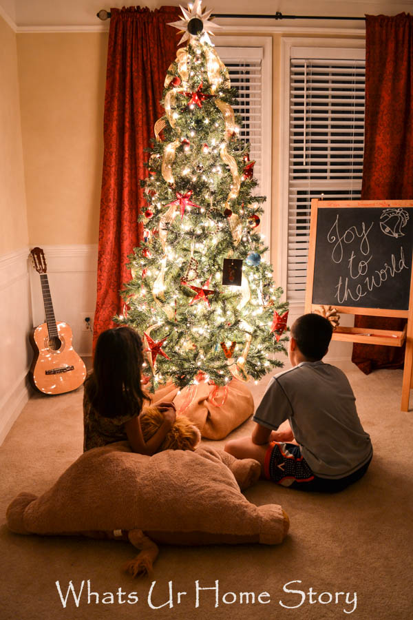 How to Hang Christmas Tree Lights