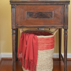 Vintage Sewing Machine Table Makeover