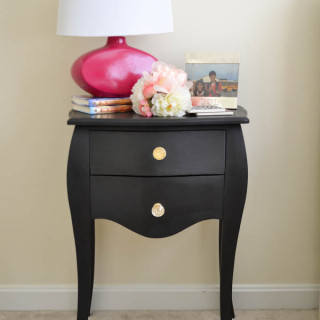 chalky paint side table makeover