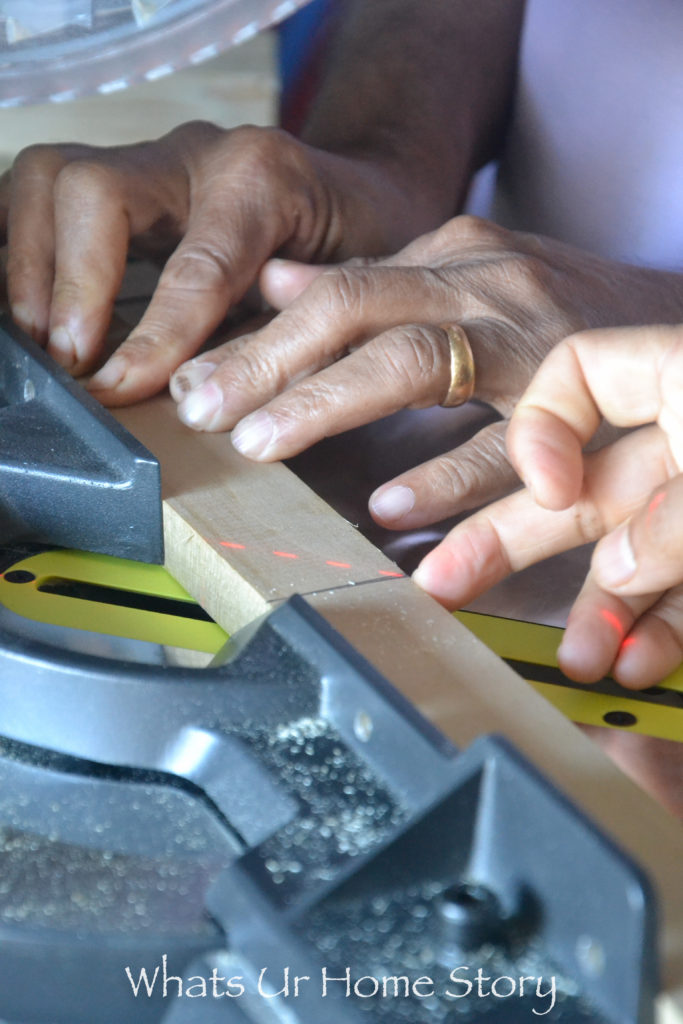 How to Make a Canvas Bar to Stretch a Canvas Painting