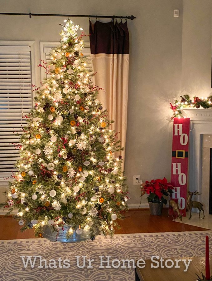 Scandinavian-Inspired-Christmas-tree-or-Nature-Inspired-Christmas-Tree-1